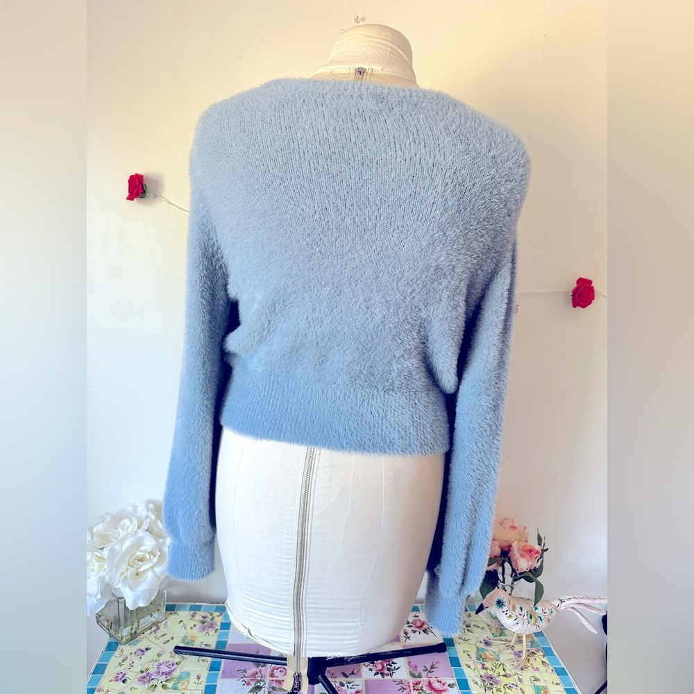 Aritzia Sunday Best kitten Sweater baby blue fuzzy womens L - Picture 12 of 13